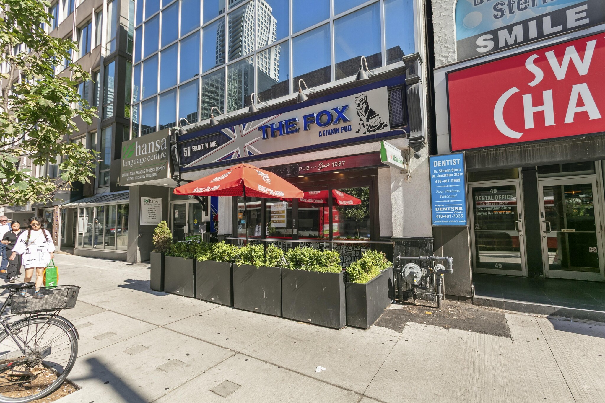 51 Eglinton Ave E, Toronto, ON à vendre Photo de l’immeuble– Image 1 sur 3