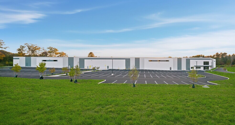 23 Cape Rd, Mendon, MA à louer - Photo de l’immeuble – Image 3 sur 6