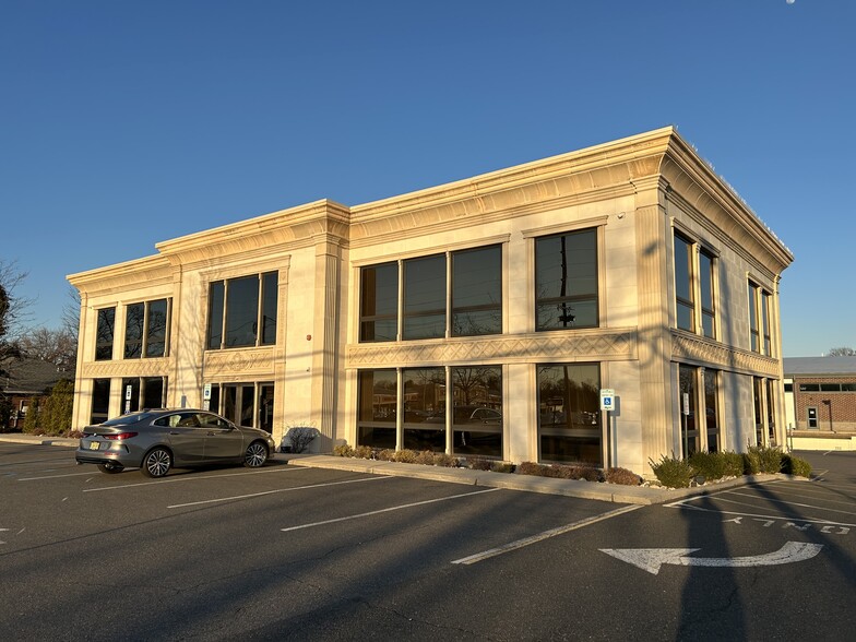 883 Poole Ave, Hazlet, NJ à louer - Photo de l’immeuble – Image 1 sur 29