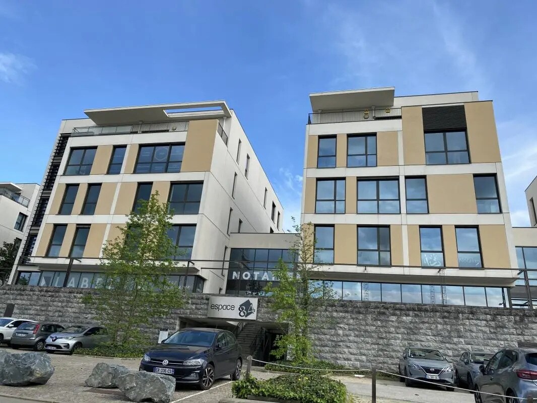 Bureau dans Lyon à louer Photo de l’immeuble– Image 1 sur 40