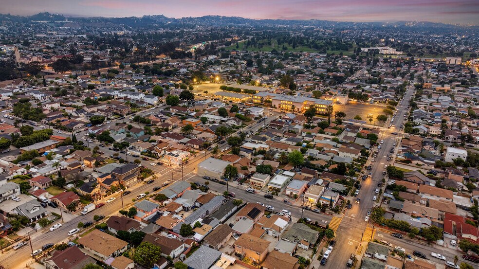 600 S Ditman Ave, Los Angeles, CA à vendre - Photo de l’immeuble – Image 2 sur 38