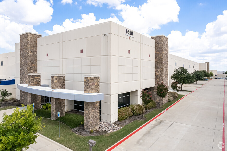 1650 Lakeside Pky, Flower Mound, TX à louer - Photo principale – Image 1 sur 5