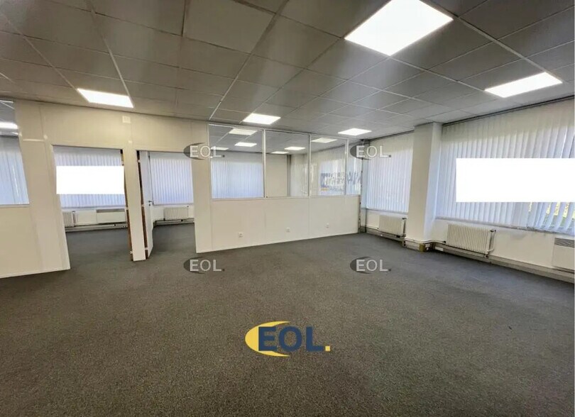 Bureau dans Villepinte à louer - Photo de l’immeuble – Image 2 sur 5