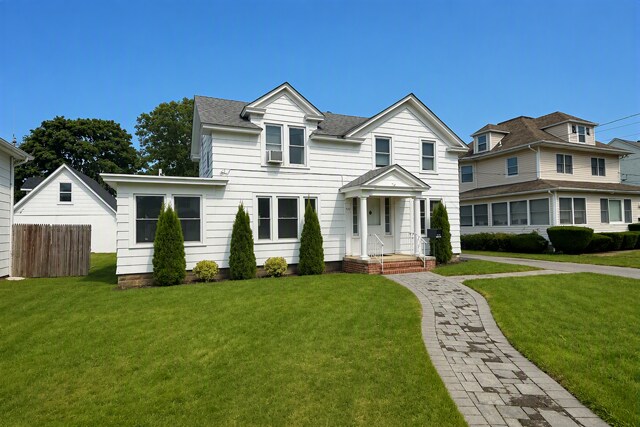 128 N Ocean Ave, Patchogue, NY à louer Photo de l’immeuble– Image 1 sur 7