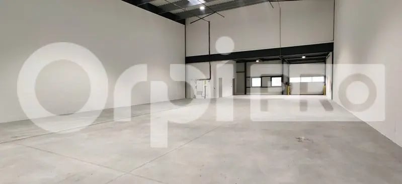 Local d’activités dans Corbeil-Essonnes à louer Photo intérieure– Image 1 sur 11