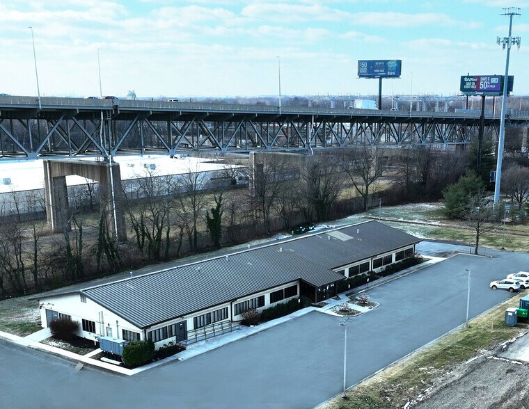 805 N Wilson Ave, Bristol, PA à vendre - Photo de l’immeuble – Image 3 sur 6