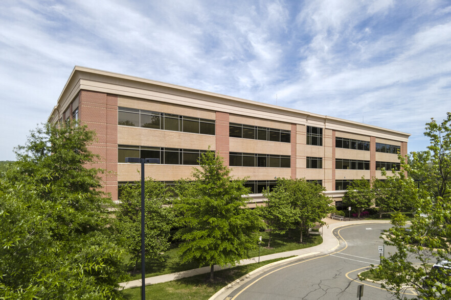 925 Corporate Dr, Stafford, VA à louer - Photo de l’immeuble – Image 2 sur 25