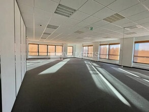 Bureau dans Saint-Priest à louer Photo de l’immeuble– Image 2 sur 11