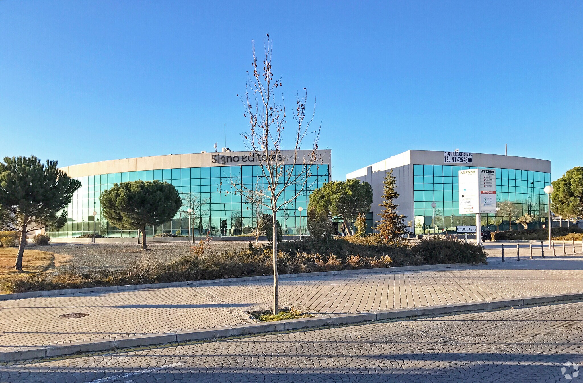 Bureau dans Pozuelo de Alarcón, Madrid à louer Photo de l’immeuble– Image 1 sur 2