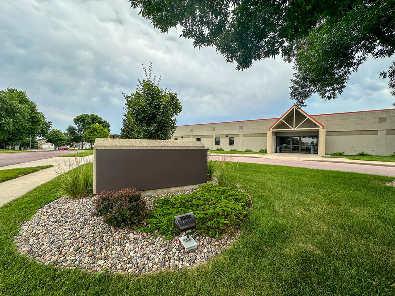3901 W 53rd St, Sioux Falls, SD à vendre - Photo principale – Image 1 sur 16