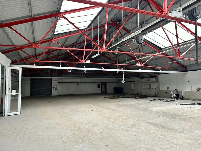 93 Bollo Ln, Londres à vendre - Photo de l’immeuble – Image 2 sur 6