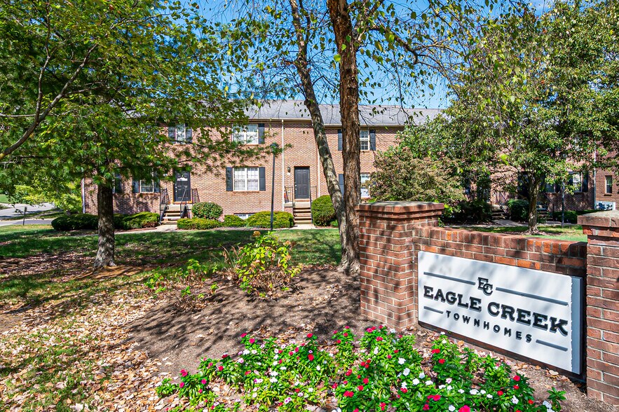 3353-3375 Cove Lake Dr, Lexington, KY à vendre - Photo de l’immeuble – Image 3 sur 57