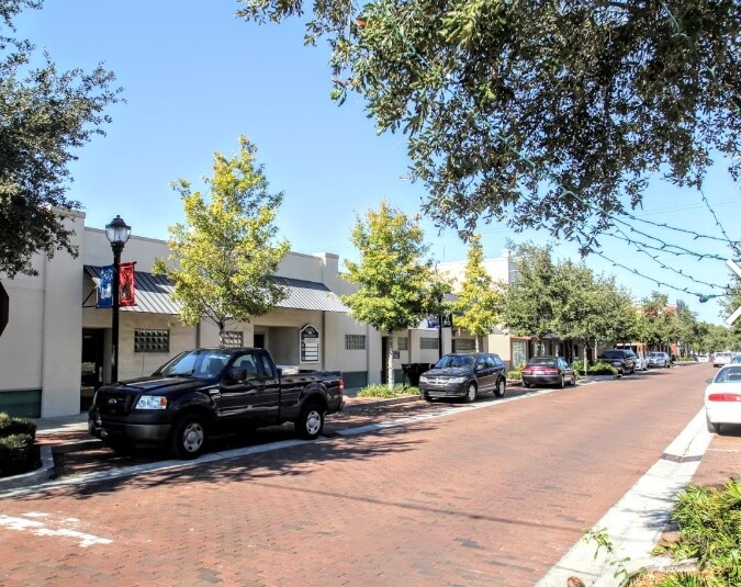 2-18 N Eustis St, Eustis, FL à louer - Photo de l’immeuble – Image 2 sur 6