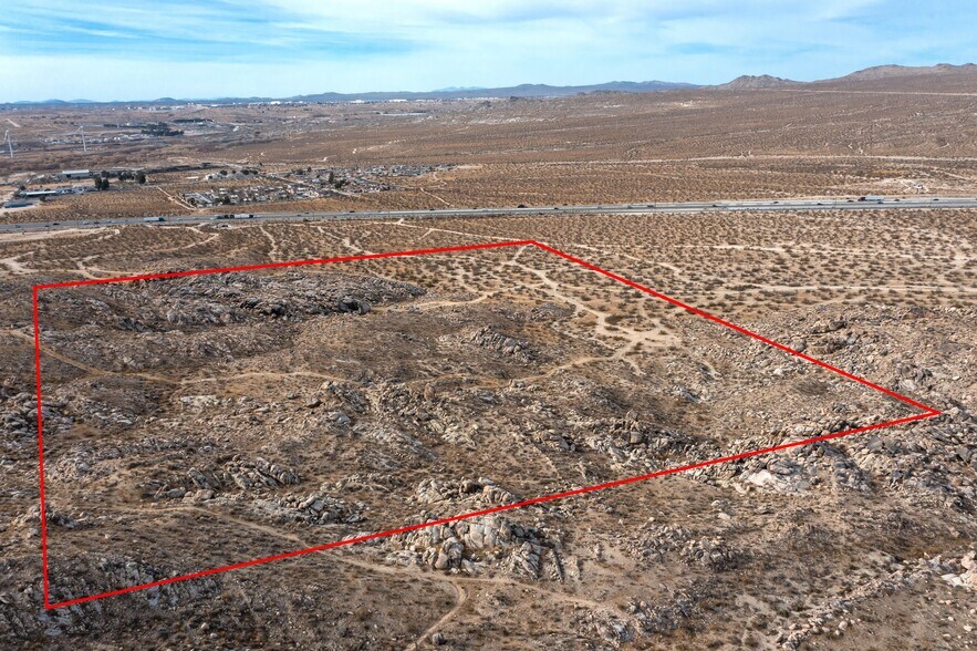 0 E Outer Highway 18, Apple Valley, CA à vendre - Photo de l’immeuble – Image 3 sur 17