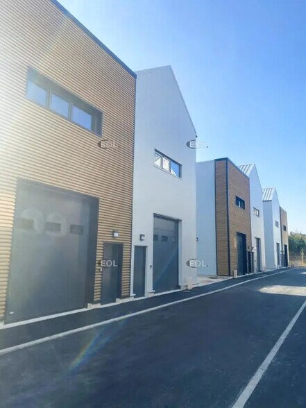 Local d’activités dans Bagnolet à louer - Photo de l’immeuble – Image 1 sur 10