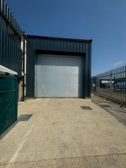 Kings Rd, Canvey Island à louer - Photo de l’immeuble – Image 2 sur 4