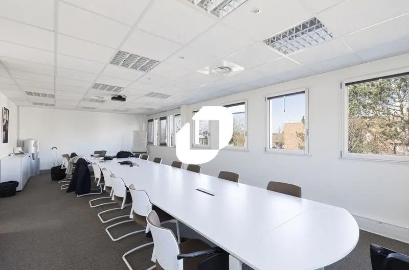 9 Rue Maryse Bastié, Bron à louer Photo intérieure– Image 1 sur 7