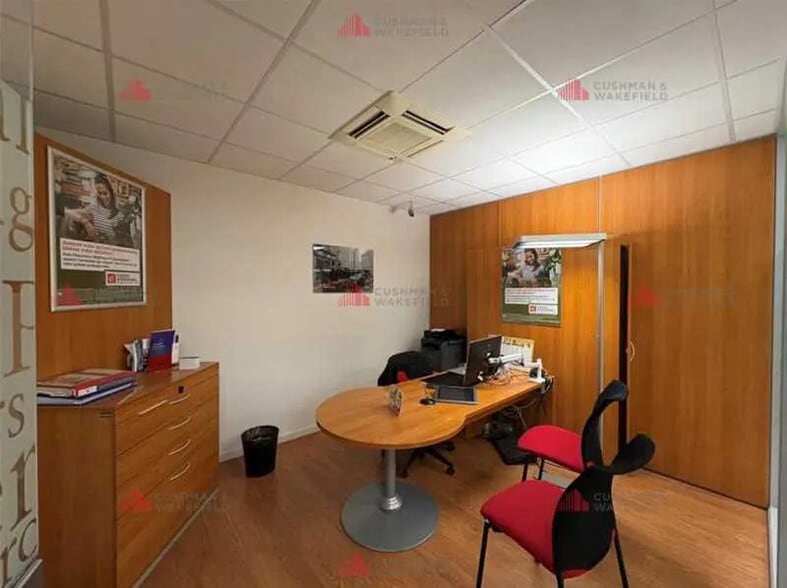 Bureau dans Chalon-sur-Saône à louer - Photo de l’immeuble – Image 3 sur 4