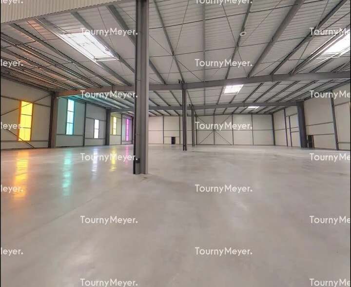 Local d’activités dans Saint-Jacques-de-la-Lande à louer - Photo intérieure – Image 2 sur 3