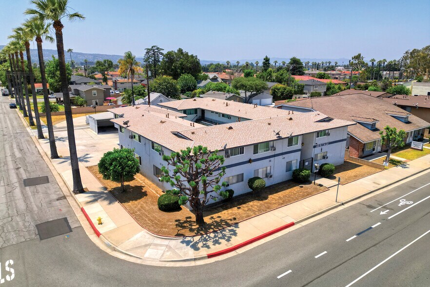 270 E Badillo St, Covina, CA à vendre - Photo de l’immeuble – Image 2 sur 11