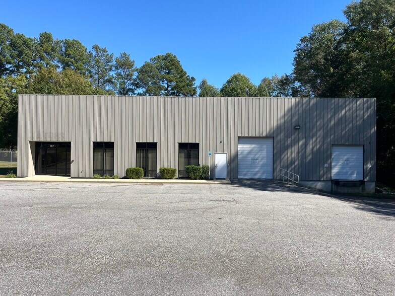 157 Landmark Dr, Taylors, SC à vendre - Photo de l’immeuble – Image 1 sur 9