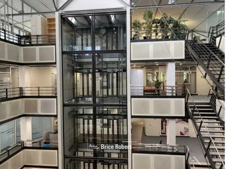 Bureau dans Lyon à louer - Photo de l’immeuble – Image 3 sur 9