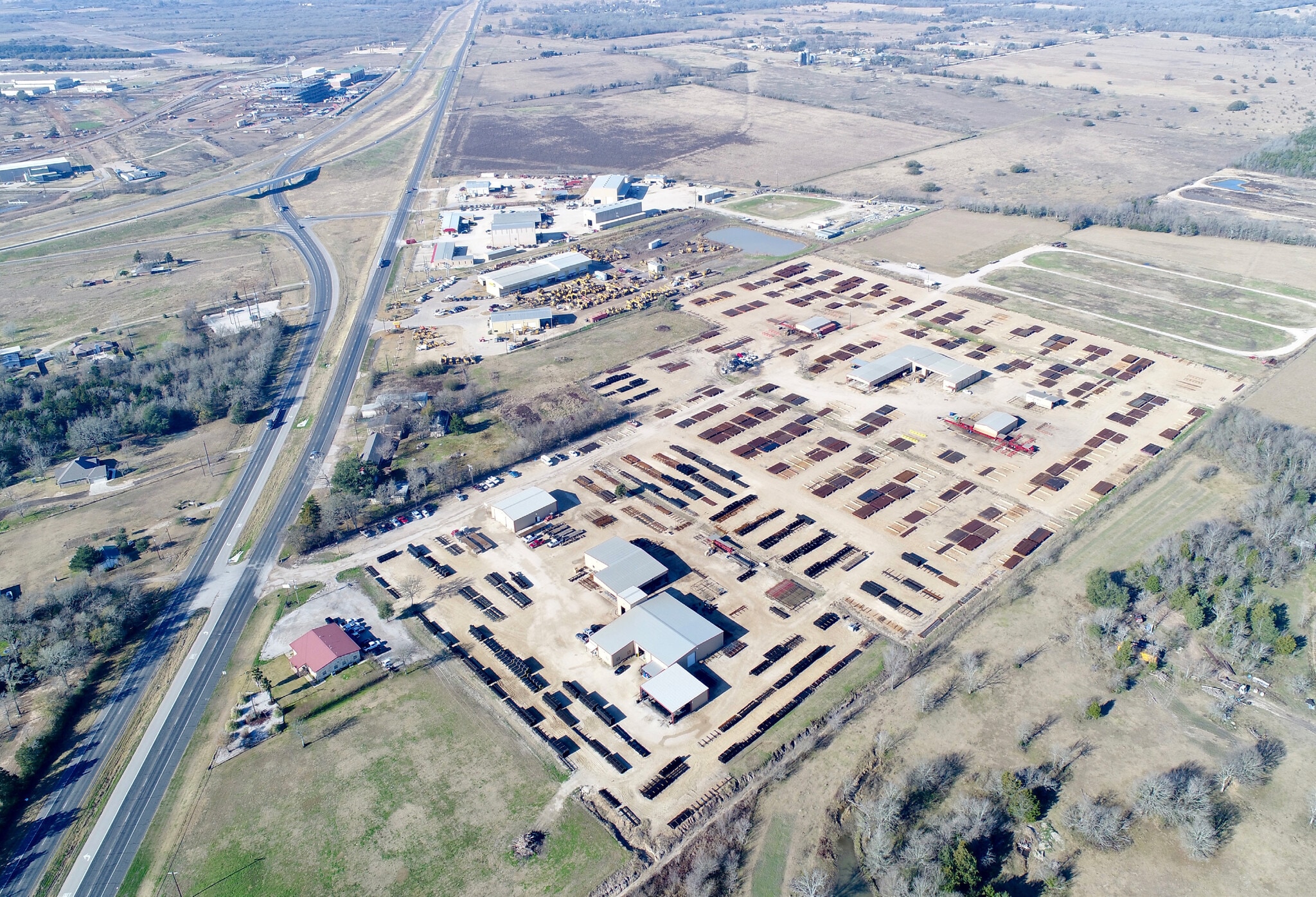 7932 W State Highway 21, Bryan, TX à louer Photo principale– Image 1 sur 4