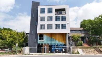 1212 E 7th St, Austin, TX à louer Photo de l’immeuble– Image 1 sur 4