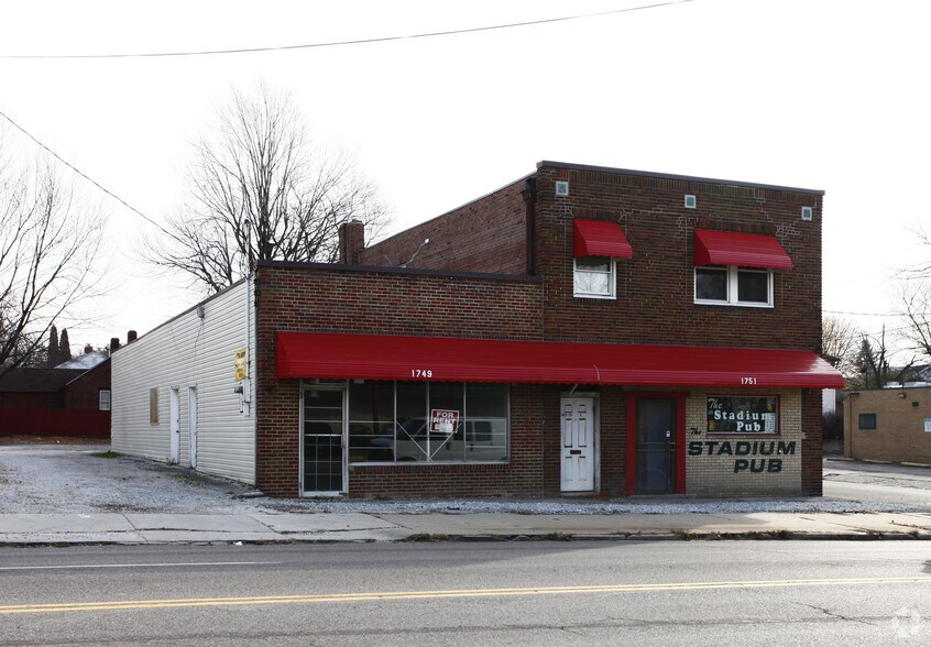 1749-1751 S Main St, Akron, OH à louer - Photo de l’immeuble – Image 3 sur 12