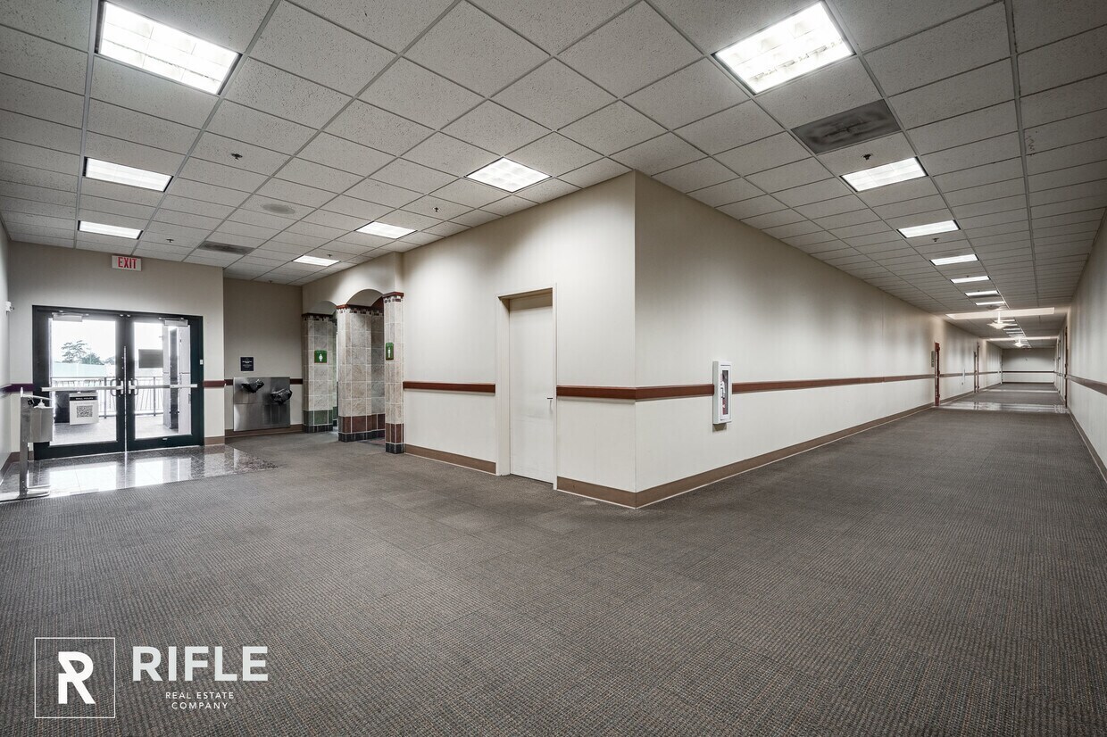 1201 Lake Woodlands Dr, The Woodlands, TX à louer Photo principale– Image 1 sur 2