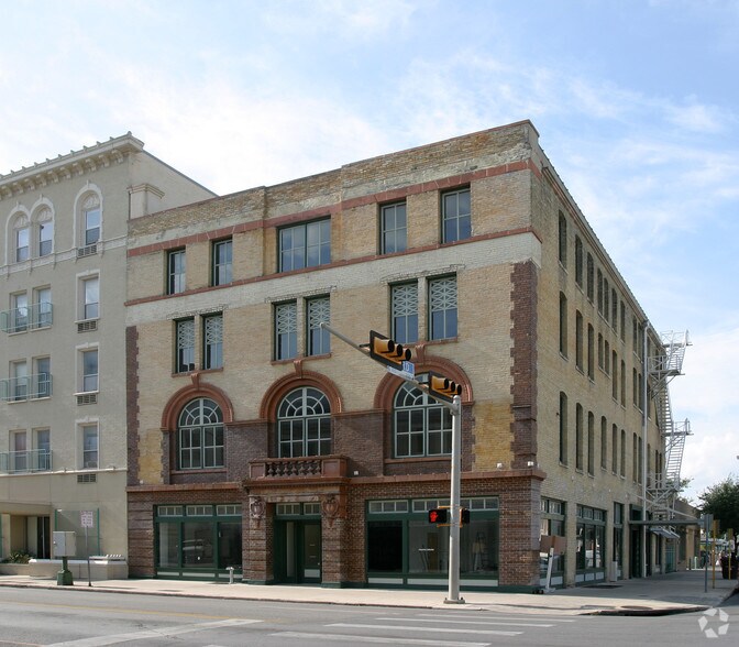 219 N Alamo St, San Antonio, TX à louer - Photo de l’immeuble – Image 2 sur 17