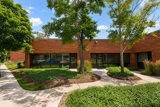 Plus de détails pour 935 N Plum Grove Rd, Schaumburg, IL - Bureau à vendre