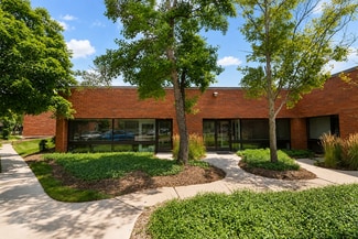 Plus de détails pour 935 N Plum Grove Rd, Schaumburg, IL - Bureau à vendre