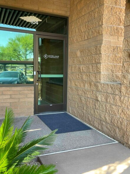 7010 E Acoma, Scottsdale, AZ à louer - Photo de l’immeuble – Image 3 sur 19
