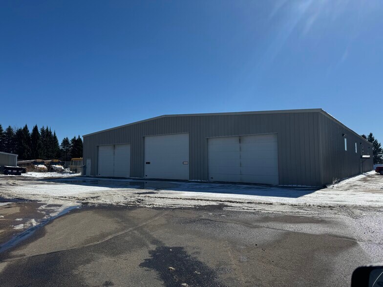 315 Mary St, Antigo, WI à louer - Photo de l’immeuble – Image 3 sur 13