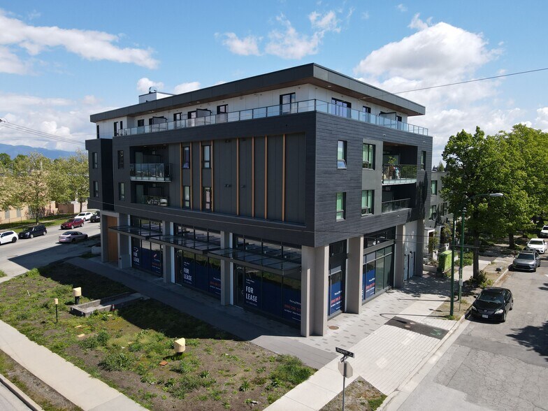 4506 Rupert St, Vancouver, BC à louer - Photo de l’immeuble – Image 2 sur 5