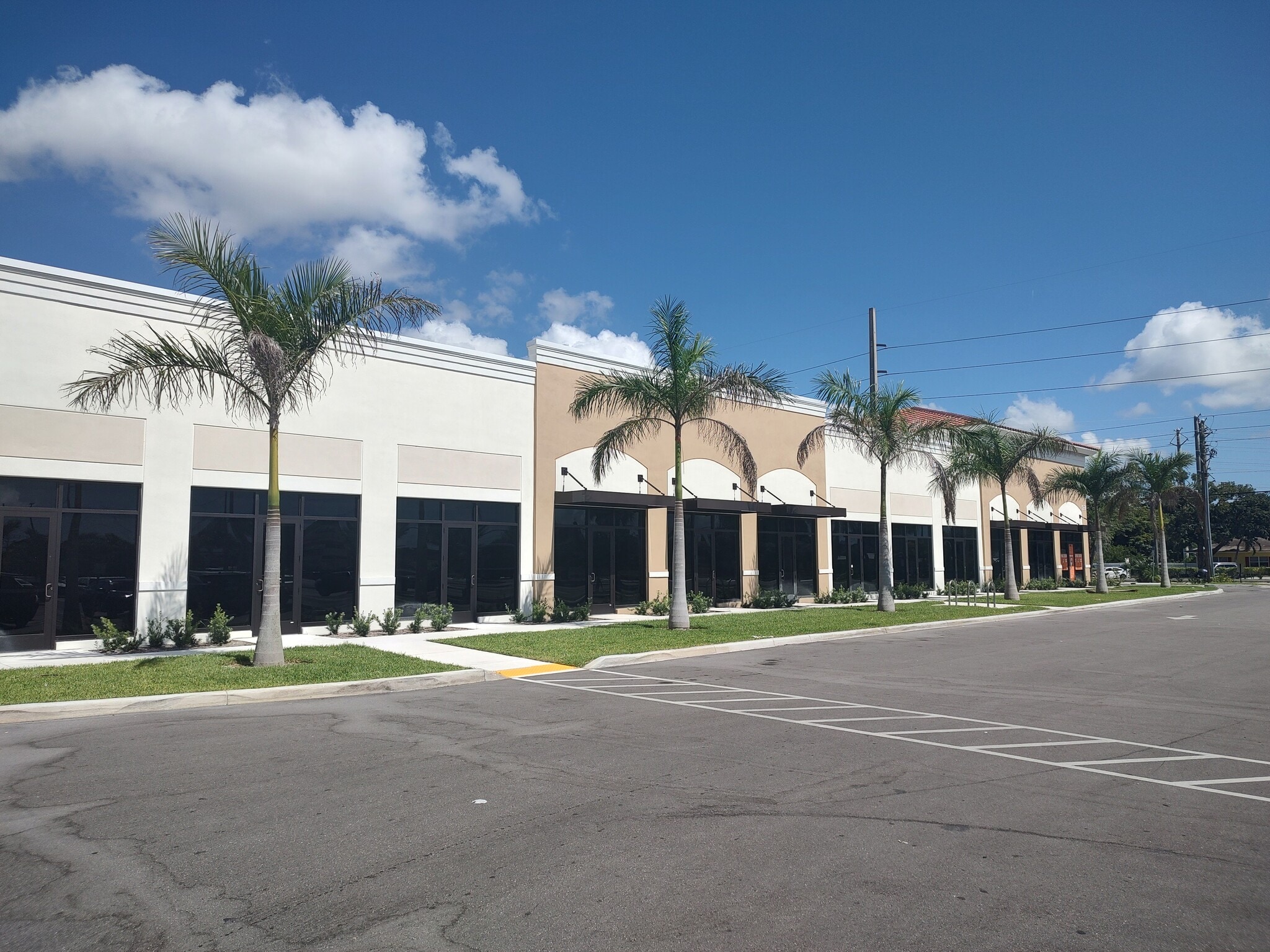 5335 N Military Trl, West Palm Beach, FL à louer Photo de l’immeuble– Image 1 sur 1