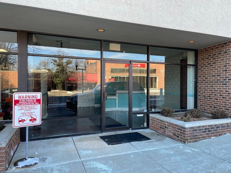 1001 Farmington Ave, West Hartford, CT à louer - Photo de l’immeuble – Image 3 sur 5