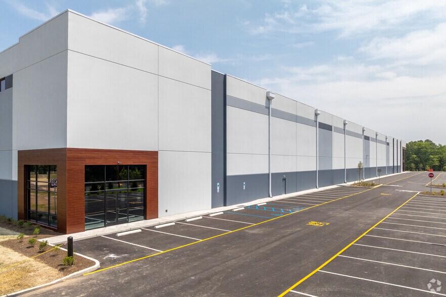 620 W Commodore Boulevard, Jackson, NJ à louer - Photo de l’immeuble – Image 2 sur 13