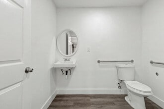 24 NE 1st Ave, Dania Beach, FL à vendre Photo intérieure– Image 2 sur 9