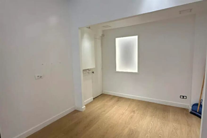 Local commercial dans Paris à louer - Photo intérieure – Image 3 sur 5