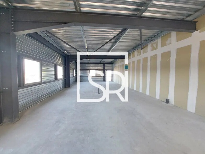 Bureau dans Pont-du-Château à louer - Photo de l’immeuble – Image 2 sur 11