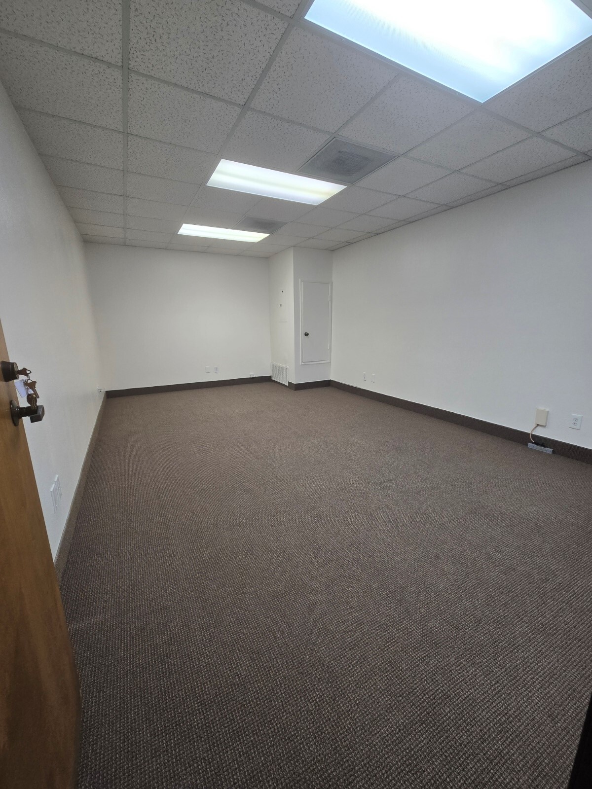 7710 Balboa Ave, San Diego, CA à louer Photo intérieure– Image 1 sur 4