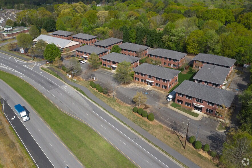 3071 Peachtree Industrial Blvd, Duluth, GA à louer - Photo de l’immeuble – Image 2 sur 13