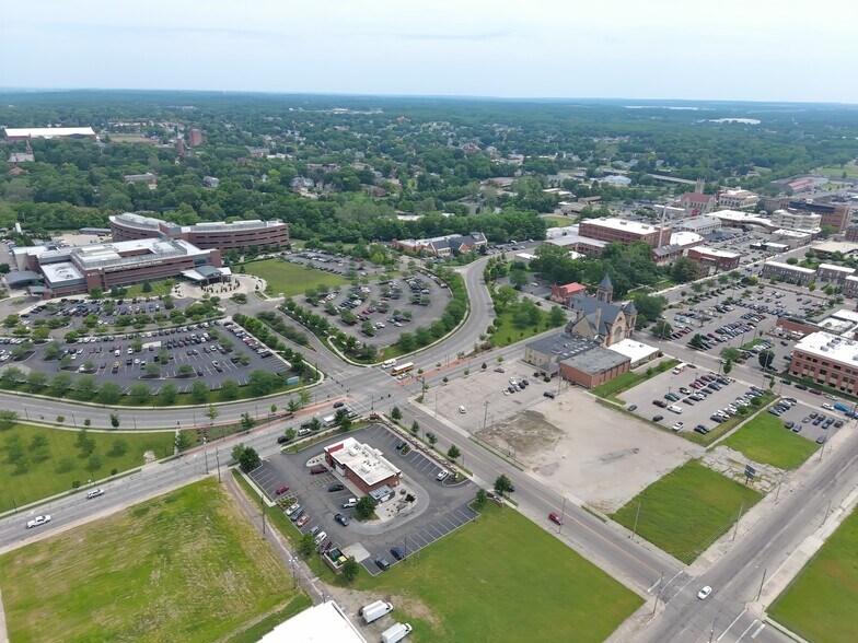 325 W Columbia St, Springfield, OH à vendre - Photo de l’immeuble – Image 3 sur 8