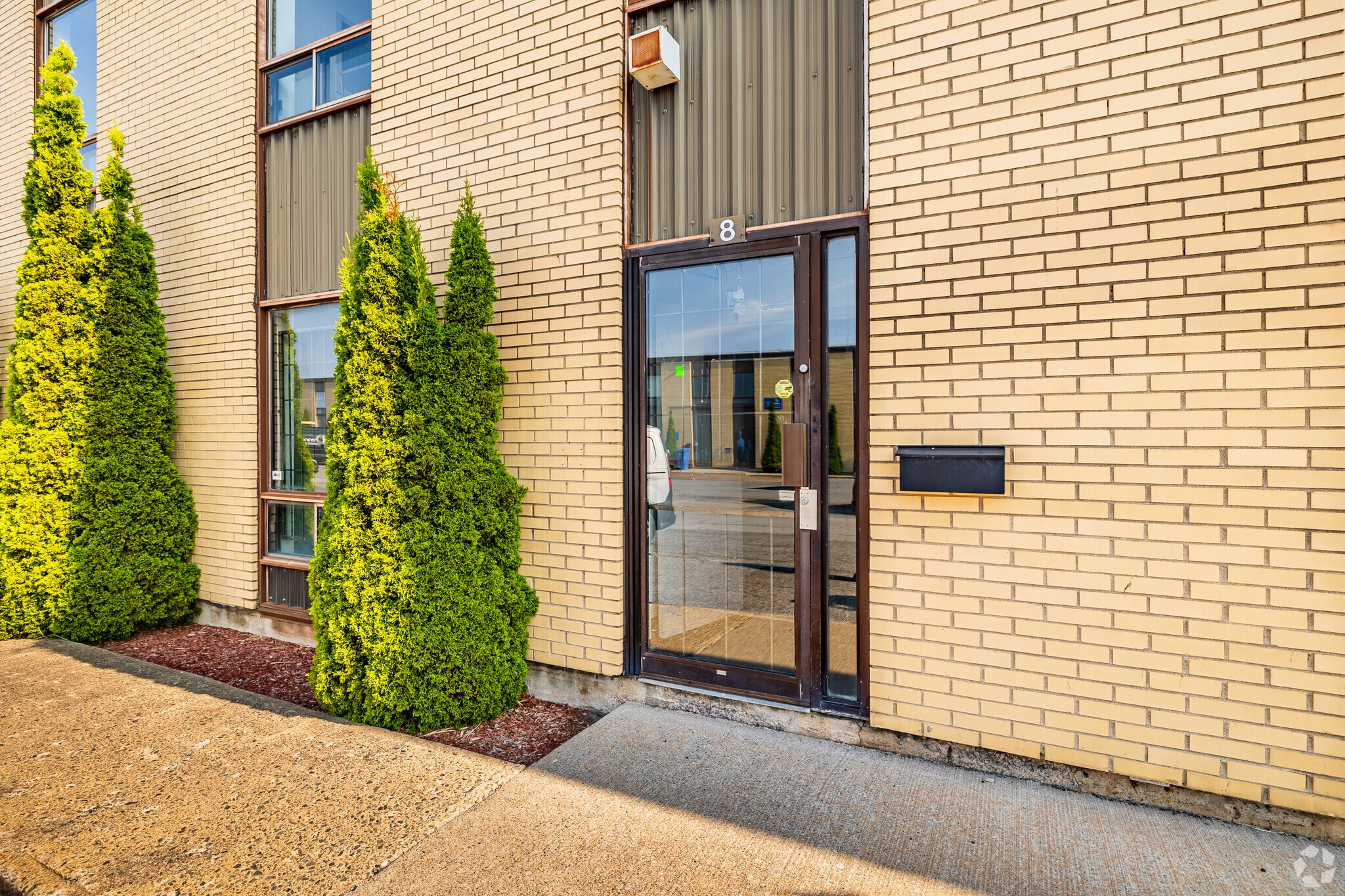 3400 Boul Losch, Saint-hubert, QC à louer Photo de l’immeuble– Image 1 sur 5
