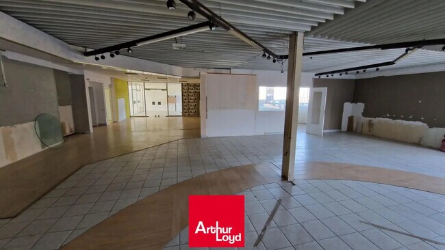 Plus de détails pour Local commercial à vendre