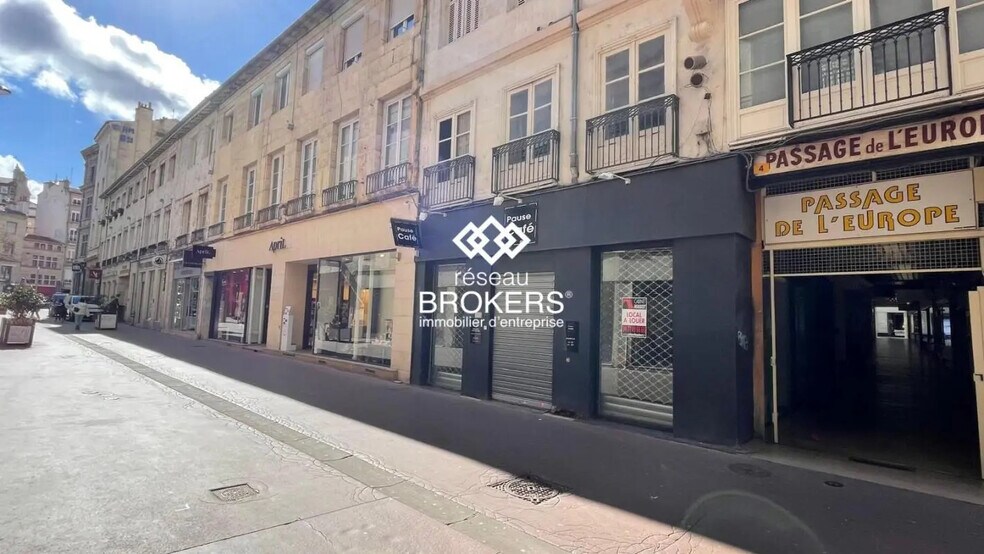 Local commercial dans Saint-Étienne à louer - Photo de l’immeuble – Image 3 sur 10