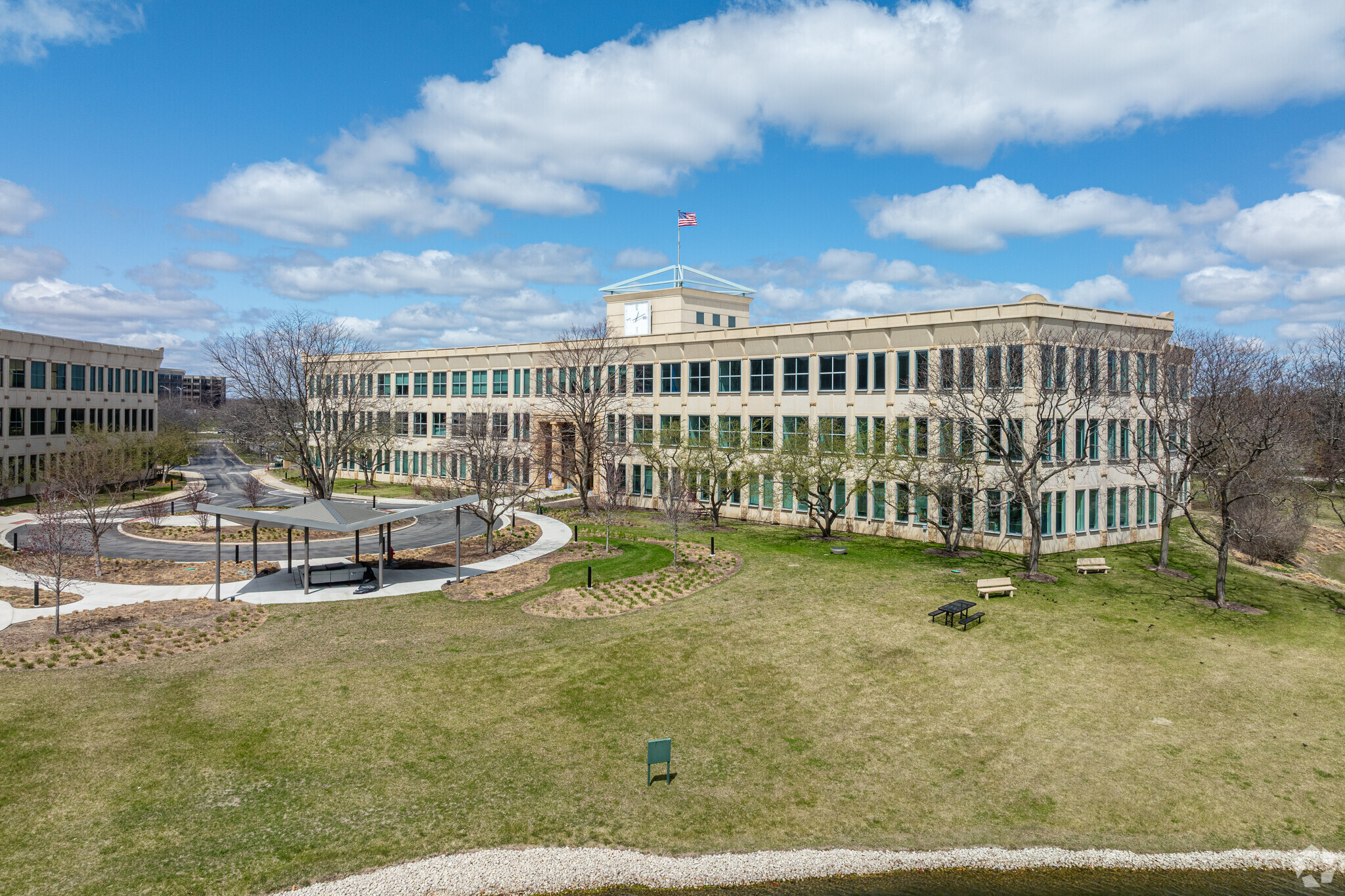 100 N Field Dr, Lake Forest, IL à vendre Photo principale– Image 1 sur 42