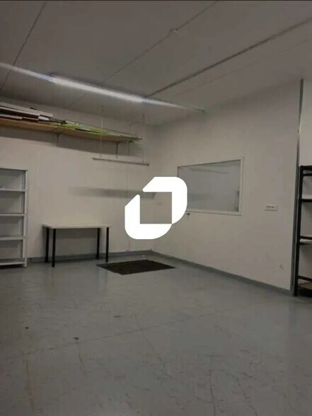 Local d’activités dans Massy à louer - Photo de l’immeuble – Image 3 sur 7